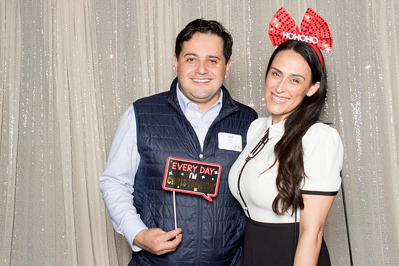 10133 - Forvis Mazars Holiday Photobooth 2025