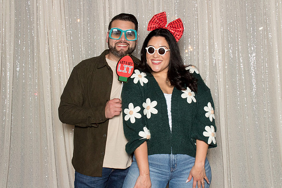 10138 - Forvis Mazars Holiday Photobooth 2025