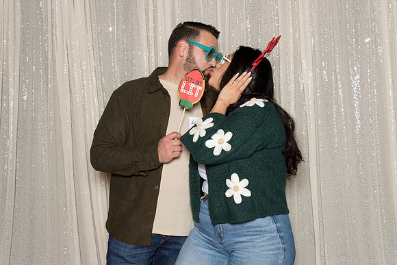 10139 - Forvis Mazars Holiday Photobooth 2025