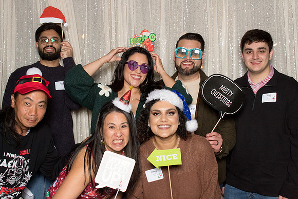 10143 - Forvis Mazars Holiday Photobooth 2025