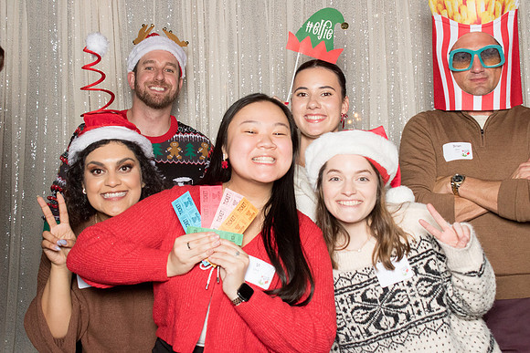 10146 - Forvis Mazars Holiday Photobooth 2025