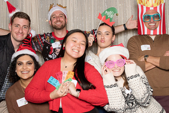 10147 - Forvis Mazars Holiday Photobooth 2025