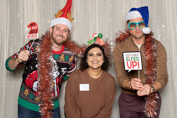 10149 - Forvis Mazars Holiday Photobooth 2025