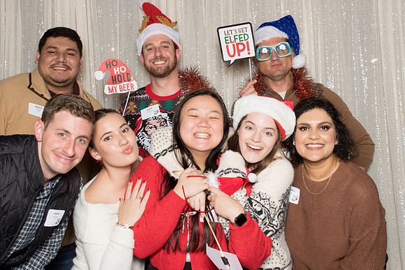10154 - Forvis Mazars Holiday Photobooth 2025