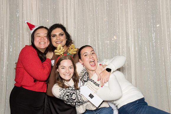 10157 - Forvis Mazars Holiday Photobooth 2025