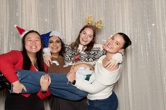 10156 - Forvis Mazars Holiday Photobooth 2025