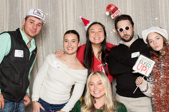 10158 - Forvis Mazars Holiday Photobooth 2025