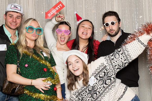 10160 - Forvis Mazars Holiday Photobooth 2025