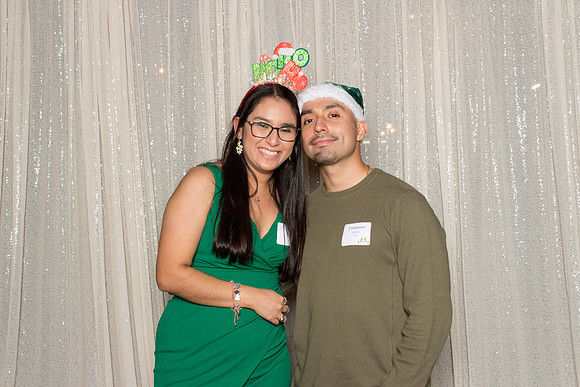 10170 - Forvis Mazars Holiday Photobooth 2025