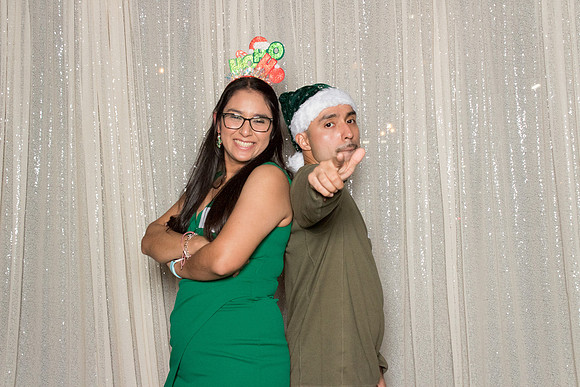 10171 - Forvis Mazars Holiday Photobooth 2025