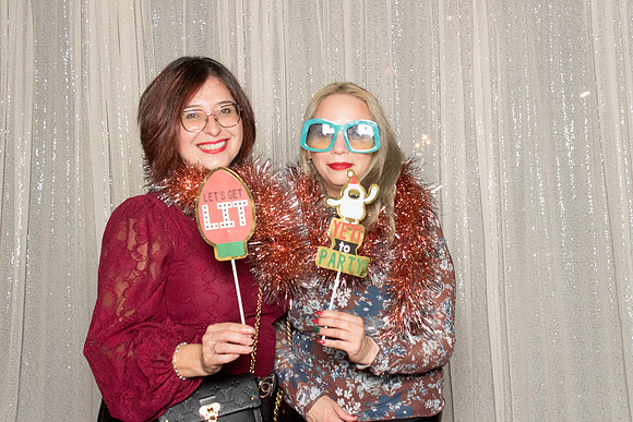 10173 - Forvis Mazars Holiday Photobooth 2025