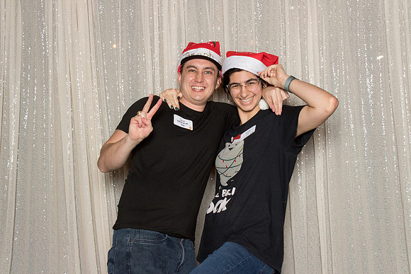 10177 - Forvis Mazars Holiday Photobooth 2025