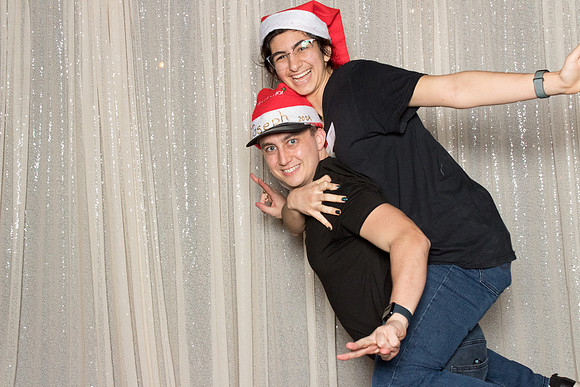 10178 - Forvis Mazars Holiday Photobooth 2025