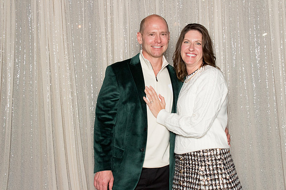 10180 - Forvis Mazars Holiday Photobooth 2025