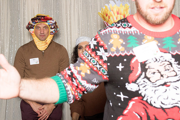 10185 - Forvis Mazars Holiday Photobooth 2025