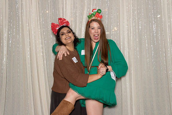 10197 - Forvis Mazars Holiday Photobooth 2025
