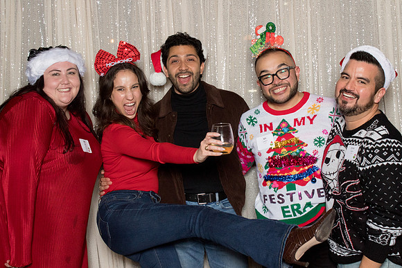 10204 - Forvis Mazars Holiday Photobooth 2025