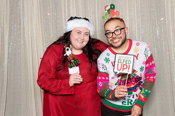 10206 - Forvis Mazars Holiday Photobooth 2025