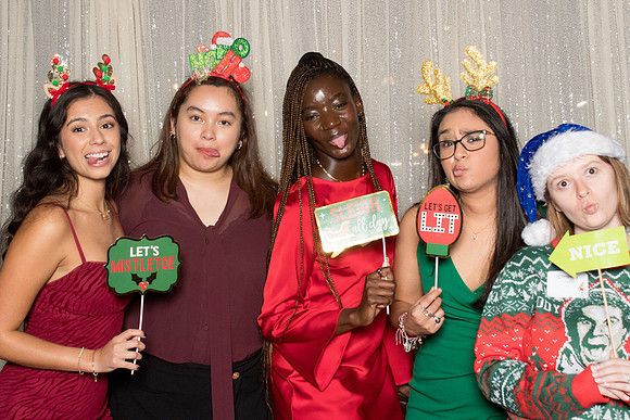 10219 - Forvis Mazars Holiday Photobooth 2025