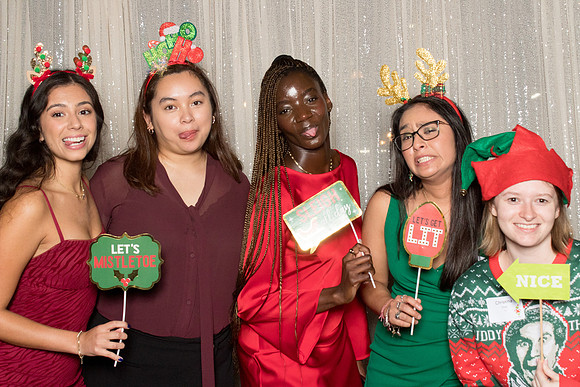 10222 - Forvis Mazars Holiday Photobooth 2025