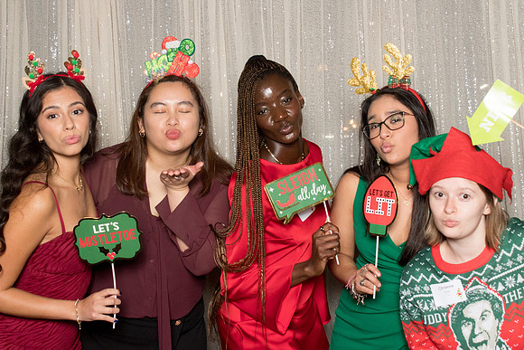 10223 - Forvis Mazars Holiday Photobooth 2025