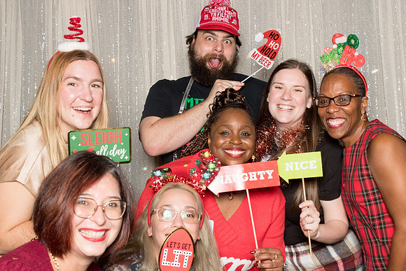 10228 - Forvis Mazars Holiday Photobooth 2025