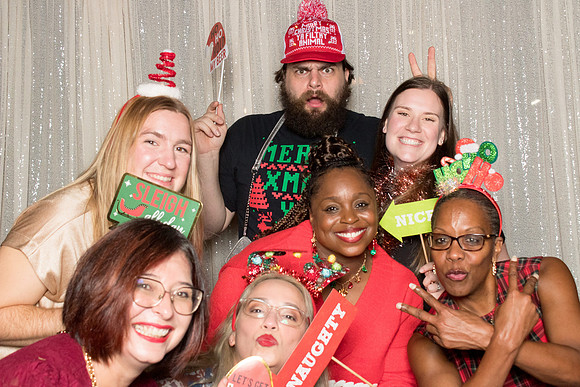 10229 - Forvis Mazars Holiday Photobooth 2025