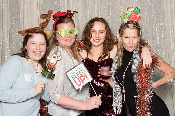 10233 - Forvis Mazars Holiday Photobooth 2025