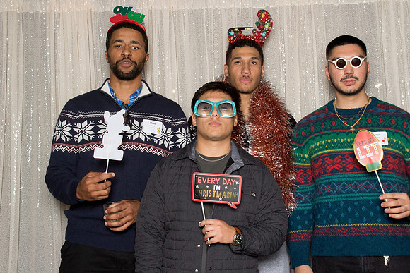 10236 - Forvis Mazars Holiday Photobooth 2025