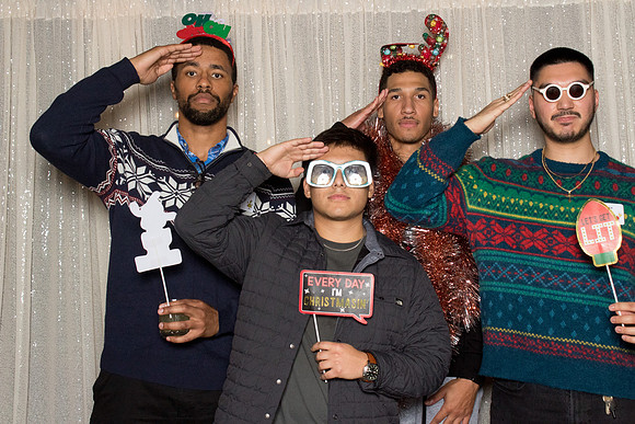 10237 - Forvis Mazars Holiday Photobooth 2025