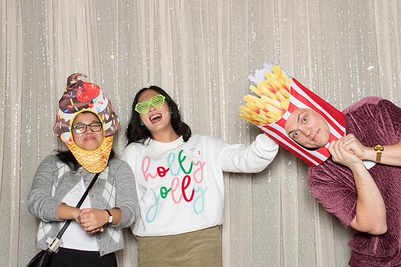 10242 - Forvis Mazars Holiday Photobooth 2025