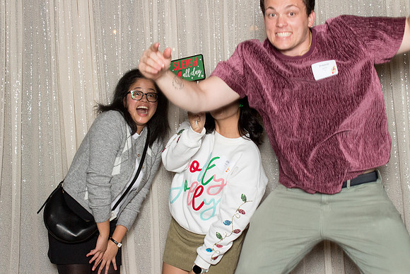 10243 - Forvis Mazars Holiday Photobooth 2025