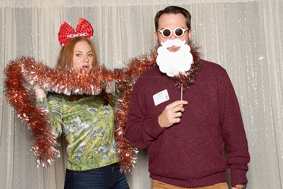 10245 - Forvis Mazars Holiday Photobooth 2025