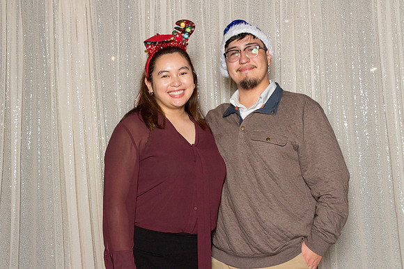 10248 - Forvis Mazars Holiday Photobooth 2025