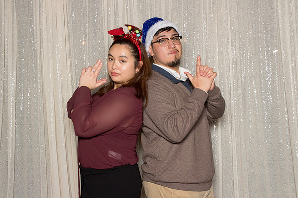 10249 - Forvis Mazars Holiday Photobooth 2025
