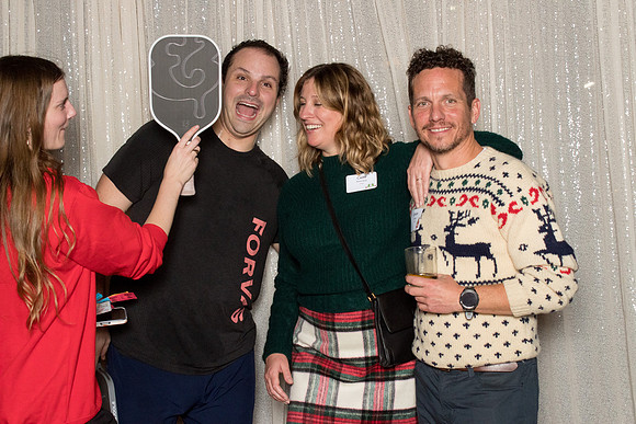 10255 - Forvis Mazars Holiday Photobooth 2025