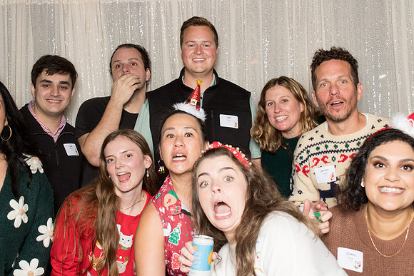 10258 - Forvis Mazars Holiday Photobooth 2025