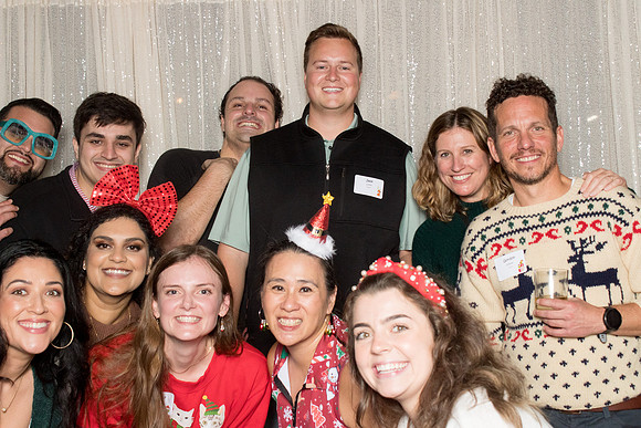 10257 - Forvis Mazars Holiday Photobooth 2025