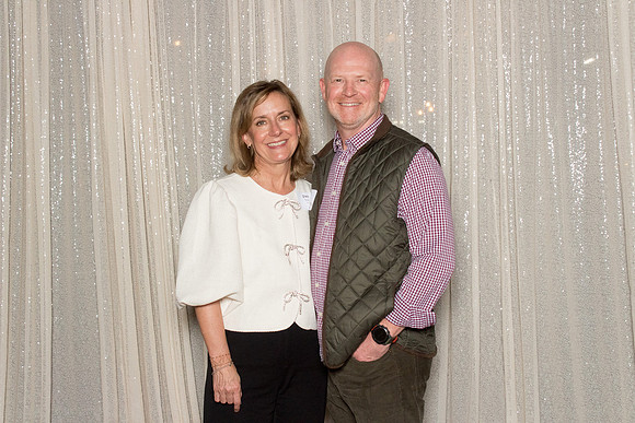 10268 - Forvis Mazars Holiday Photobooth 2025