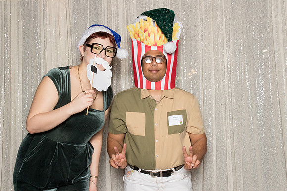 10272 - Forvis Mazars Holiday Photobooth 2025