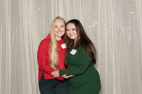 10280 - Forvis Mazars Holiday Photobooth 2025