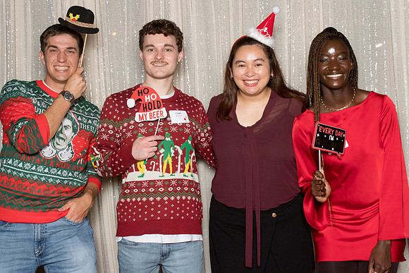 10287 - Forvis Mazars Holiday Photobooth 2025