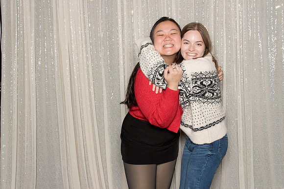 10299 - Forvis Mazars Holiday Photobooth 2025