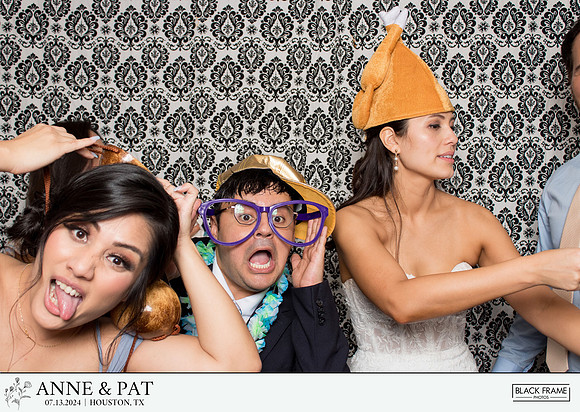 20124 - Anne + Patrick Wedding Photobooth 2024
