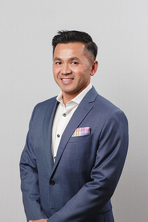 10039 - ZTW Headshots 7