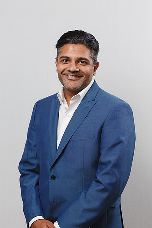 10064 - ZTW Headshots 7