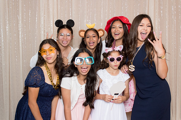 60083 - Zhaira + Ricardo Wedding Photobooth 2026