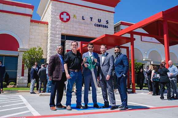 11098 - Altus Waxahachie Ribbon Cutting 2017