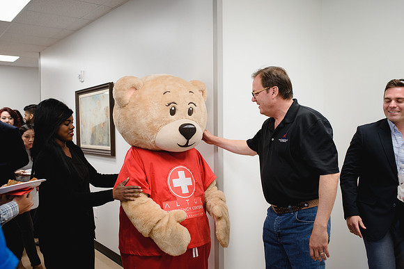 10472 - Altus Waxahachie Ribbon Cutting 2017