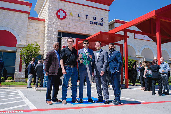 11099 - Altus Waxahachie Ribbon Cutting 2017